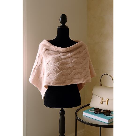Christopher Fischer 100% Cashmere Cropped Cable Knit Capelet - Blush Luxe Layer - Picture 1 of 10